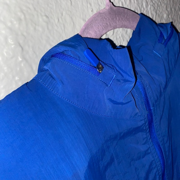 womens lululemon size 6 pull over comes with two zipper pockets & waist cinch - Picture 12 of 15